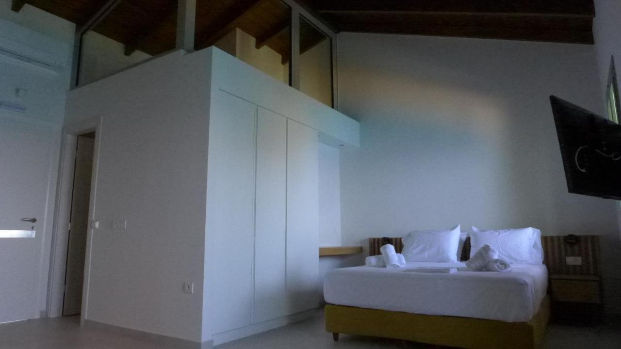 Caltabania Suites Áyios Nikítas Eksteriør bilde