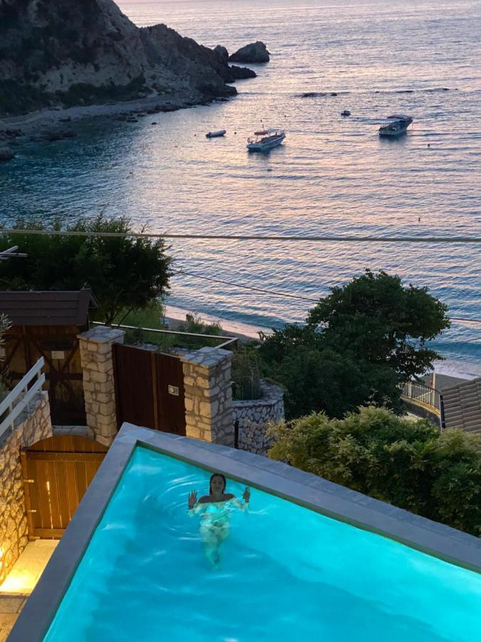 Caltabania Suites Áyios Nikítas Eksteriør bilde